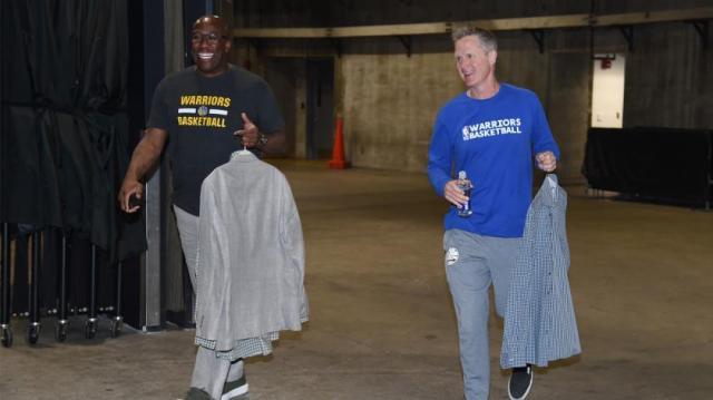 1666524439407024043.jpg brown_mike_kerr_steve_getty_1175986733.jpg